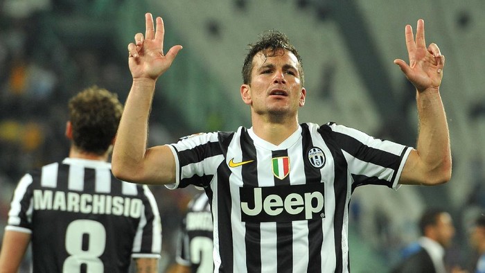 TURIN, ITALY - MAY 05:  Simone Padoin of Juventus celebrates after scoring the opening goal during the Serie A match between Juventus and Atalanta BC at Juventus Arena on May 5, 2014 in Turin, Italy.  (Photo by Valerio Pennicino/Getty Images)