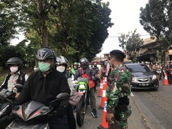 Penyekatan di Lenteng Agung, Pengendara Tak Diperiksa STRP