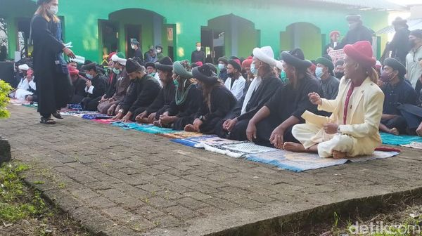 Potret Salat Idul Adha Jemaah An-Nadzir Gowa, Bermasker Tapi Tak Berjarak