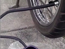 Bukan Guyonan, Tambal Ban Online Beneran Ada Lho!