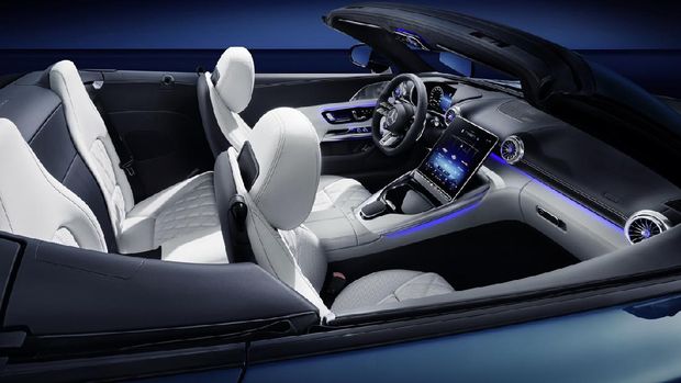 Tampilan interior New Mercedes-AMG SL