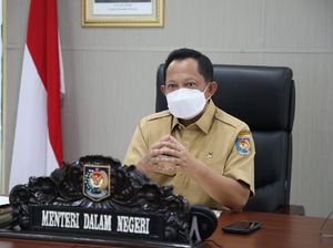 Dicecar soal Apdesi Serukan Jokowi 3 Periode, Tito Tegaskan Kades Bukan ASN Dicecar soal Apdesi Serukan Jokowi 3 Periode, Tito Tegaskan Kades Bukan ASN