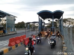 Warga Toron Mulai Penuhi Jembatan Suramadu, Tak Ada Penyekatan