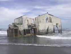 Viral, Vila Terbengkalai nan Misterius di Pantai El Savador