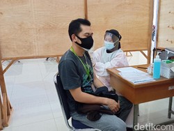 Corona Ngegas, Lanud Sulaiman Gelar Vaksinasi-Isi Ulang Oksigen Gratis