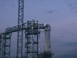 Blue Origin Tunda Keberangkatan William Shatner ke Luar Angkasa