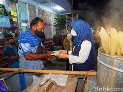 PKL di Banyuwangi Bersyukur Dapat Bantuan Setelah Terdampak PPKM Darurat