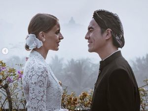 Daniel Mananta Gemetar Ulang Janji Pernikahan untuk Sabar Hadapi Istri Daniel Mananta Gemetar Ulang Janji Pernikahan untuk Sabar Hadapi Istri
