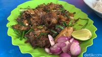 Krengsengan Kepala Kambing Pak Wi Legendaris dari Surabaya