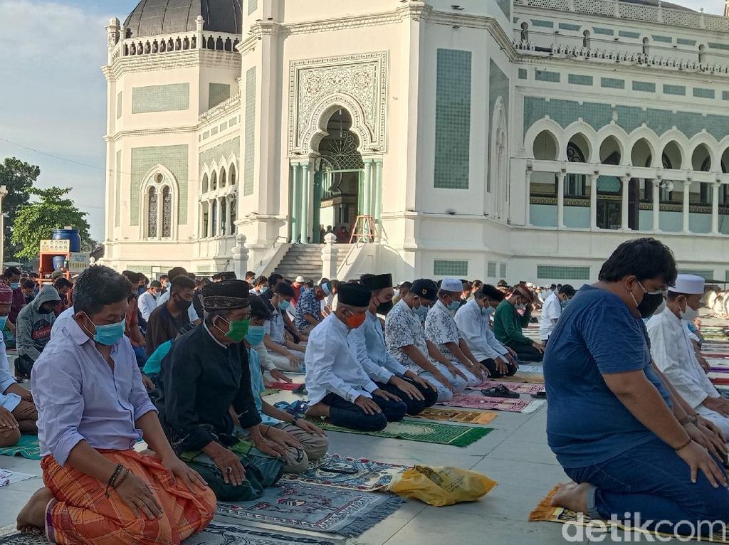 Bacaan Tahiyat Akhir Sampai Salam, Lengkap Versi NU-Muhammadiyah