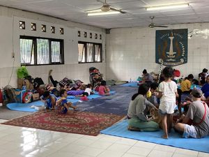 Puluhan Korban Kebakaran di Manggarai Mengungsi ke Karang Taruna