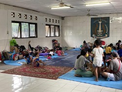 Puluhan Korban Kebakaran di Manggarai Mengungsi ke Karang Taruna