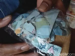 Pilu Pedagang di Garut Gagal Berkurban Gegara Uang Digerogoti Rayap