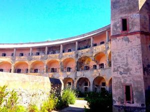 Potret Alcatraz dari Italia yang Enggak Kalah Horor