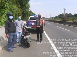 Tersesat Aplikasi Penunjuk Jalan, Motor Masuk Tol Sedyatmo Jakut