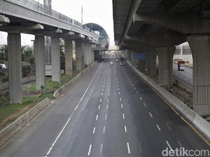 Pantas Sepi, Kendaraan di Jalan Tol Turun 40% Pantas Sepi, Kendaraan di Jalan Tol Turun 40%