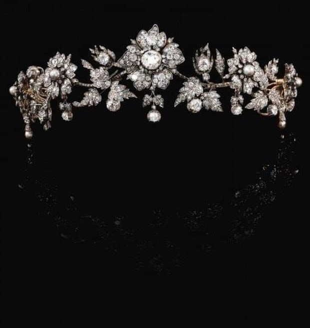 The Mellerio Floral Tiara