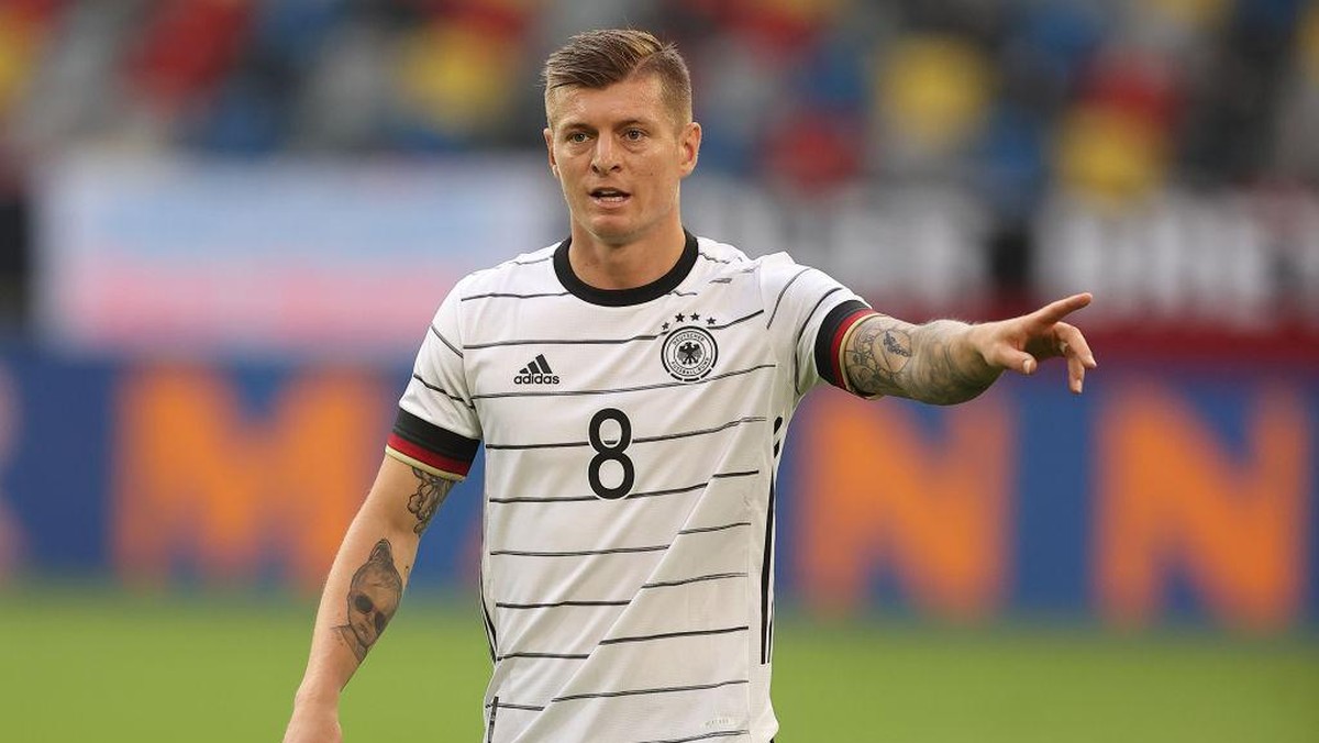 Lothar Matthaus mengkritik Toni Kroos dengan menyebutnya bukan lagi pemain kelas dunia (Foto: Getty Images/Lars Baron)