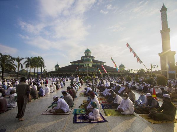 Potret Salat Idul Adha di Berbagai Daerah