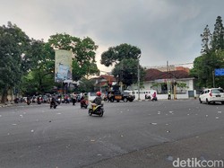 Sempat Diduduki Massa Tolak PPKM, Lalin Dago-Sulanjana Kembali Normal
