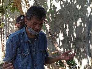 Bahagia Mang Iyad Usai Uang Kurban Digerogoti Rayap Diganti Polisi