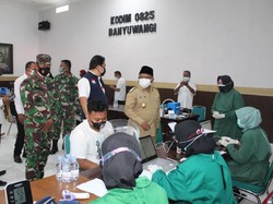 Banyuwangi Gotong-Royong Kejar Target Vaksinasi
