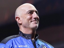 Jeff Bezos Prediksi 2045 Jutaan Orang Tinggal di Luar Angkasa