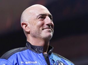 Jeff Bezos Prediksi 2045 Jutaan Orang Tinggal di Luar Angkasa Jeff Bezos Prediksi 2045 Jutaan Orang Tinggal di Luar Angkasa