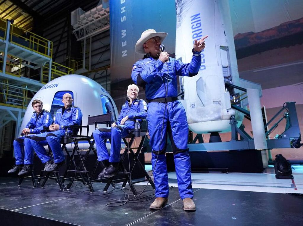 Blue Origin yang Makin Aktif Bawa Orang Kaya Pelesiran ke Luar Angkasa
