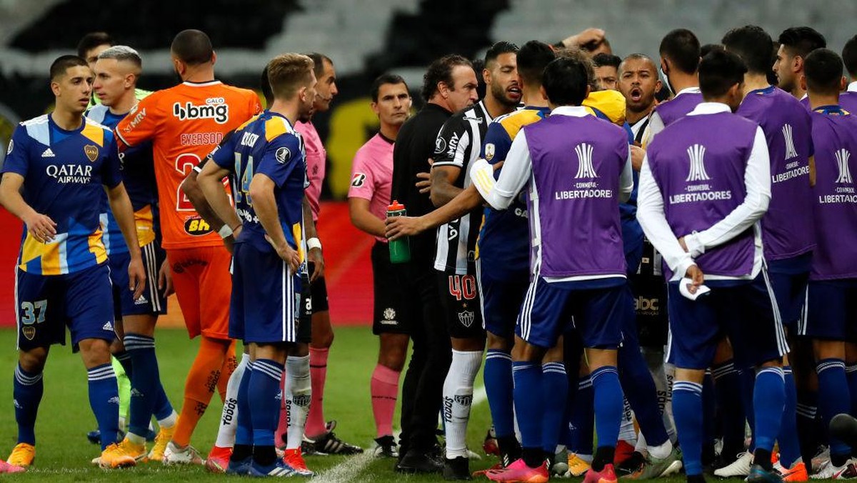 Laga Atletico Mineiro vs Boca Juniors berakhir ricuh. Foto: Getty Images/Pool