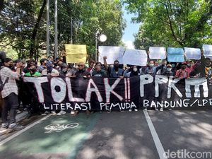 Polisi di Bandung Imbau Warga Tak Turun Aksi ke Jalan Polisi di Bandung Imbau Warga Tak Turun Aksi ke Jalan