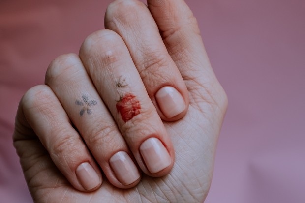 Foto: Mengubah warna kuku/pexels.com/cottonbro