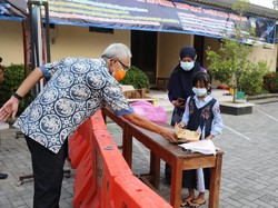 Demi Bocah Pasien COVID-19, Ajudan Ganjar Ngos-ngosan Cari Cokelat