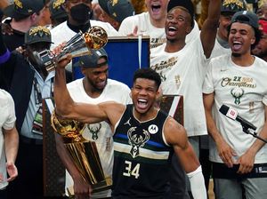 Giannis Antetokounmpo MVP Final NBA 2021 Giannis Antetokounmpo MVP Final NBA 2021