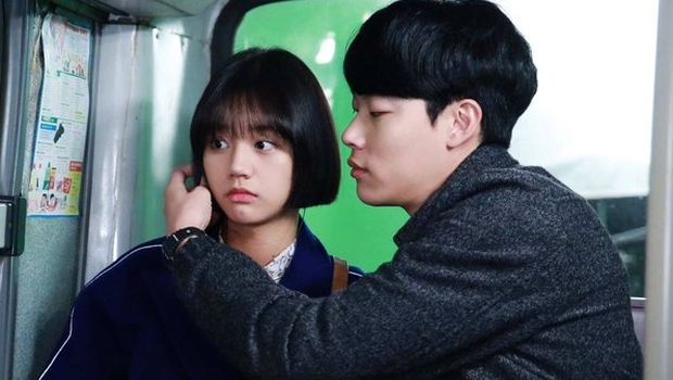 Hyeri - Ryu Jun Yeol saat membintangi Reply 1988 / foto: tvN Drama
