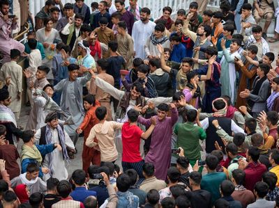 Pesta Warga Kabul Peringati Idul Adha, Walau Ada Ancaman Serangan Roket