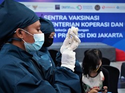 Kemenkop UKM Gencar Vaksinasi Pelaku UMKM, Teten: Aman & Halal