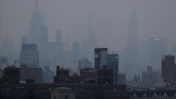 Langit New York Diselimuti Kabut Asap Gegara Kebakaran Hutan