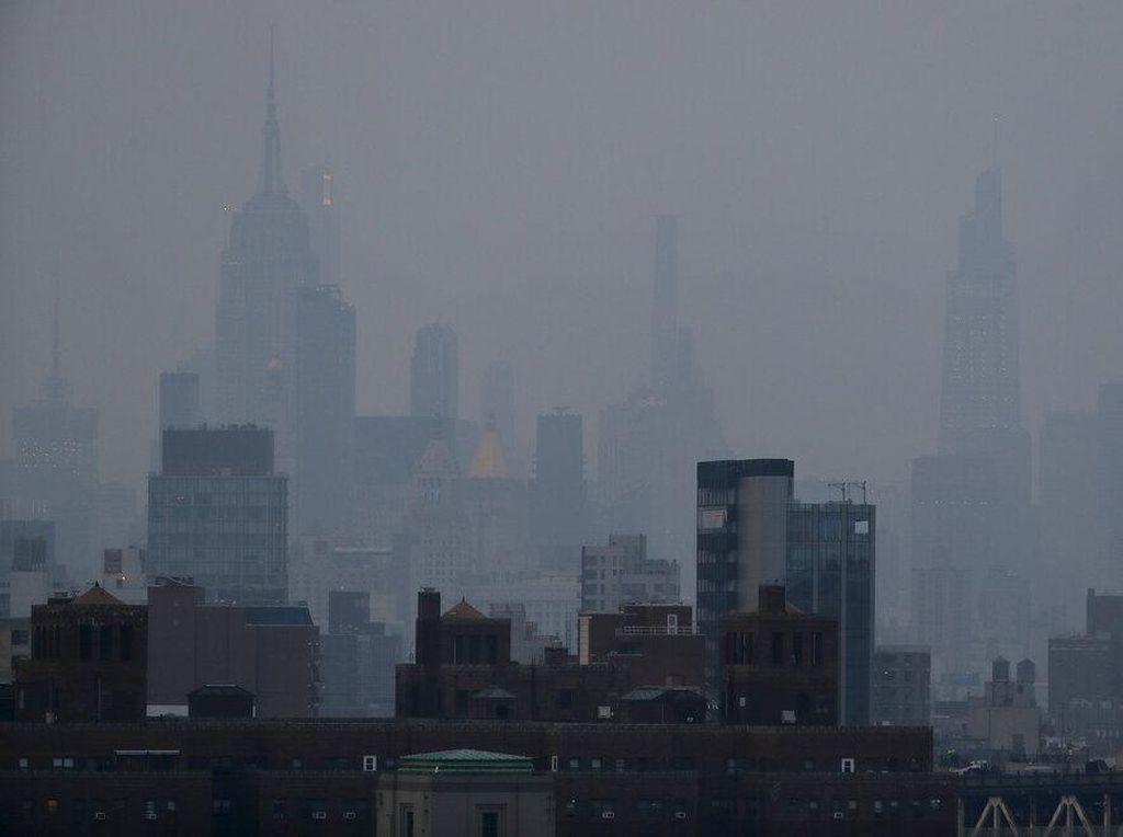 Langit New York Diselimuti Kabut Asap Gegara Kebakaran Hutan