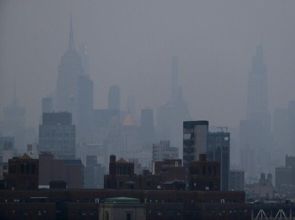 Langit New York Diselimuti Kabut Asap Gegara Kebakaran Hutan Langit New York Diselimuti Kabut Asap Gegara Kebakaran Hutan