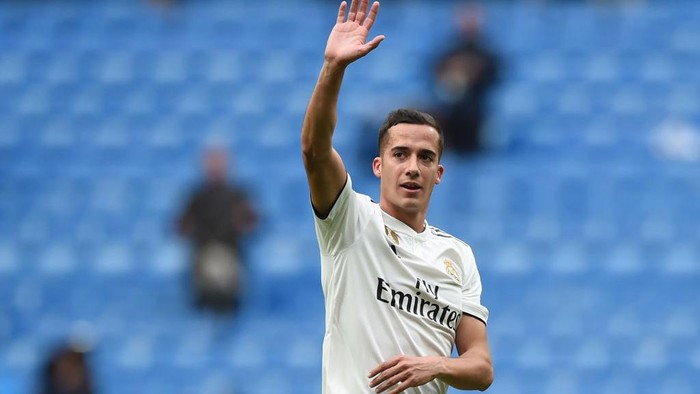 MADRID, SPAIN - APRIL 06: Lucas Vazquez of Real Madrid waves at the end of the La Liga match between Real Madrid CF and SD Eibar at Estadio Santiago Bernabeu on April 06, 2019 in Madrid, Spain. (Photo by Denis Doyle/Getty Images)