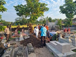 Geger Makam di Klaten Dibongkar Gegara Tali Pocong Jenazah Lupa Dilepas Geger Makam di Klaten Dibongkar Gegara Tali Pocong Jenazah Lupa Dilepas
