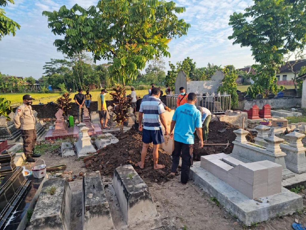 Gegara Tali Pocong Lupa Dilepas, Makam Warga di Klaten Dibongkar!