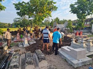 7 Fakta Makam Warga Klaten Dibongkar Lagi Gegara Tali Pocong Lupa Dilepas 7 Fakta Makam Warga Klaten Dibongkar Lagi Gegara Tali Pocong Lupa Dilepas