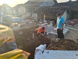 Makam Dibongkar Gegara Tali Pocong Lupa Dilepas, Polisi: Diminta Keluarga