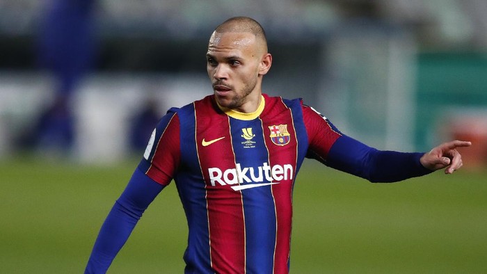 CORDOBA, SPAIN - JANUARY 13: Martin Braithwaite of Barcelona looks on during the Supercopa de Espana Semi Final match between Real Sociedad and FC Barcelona at Estadio Nuevo Arcangel on January 13, 2021 in Cordoba, Spain. Sporting stadiums around Spain remain under strict restrictions due to the Coronavirus Pandemic as Government social distancing laws prohibit fans inside venues resulting in games being played behind closed doors. (Photo by Fran Santiago/Getty Images)