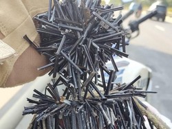 Duh! Pesepeda Juga Jadi Korban Ranjau Paku Jakarta