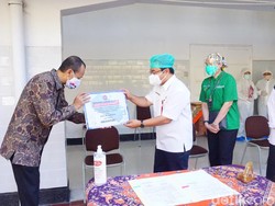 RSU Soetomo Terima Bantuan Kontainer untuk Rawat Pasien COVID-19