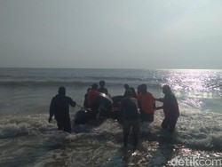 Santri Tuban yang Terseret Ombak Saat Cuci Jeroan Sapi Kurban Ditemukan Tewas