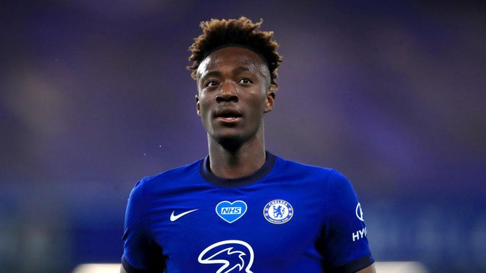 LONDON, ENGLAND - JULY 14: Tammy Abraham of Chelsea looks on during the Premier League match between Chelsea FC and Norwich City at Stamford Bridge on July 14, 2020 in London, England. Football Stadiums around Europe remain empty due to the Coronavirus Pandemic as Government social distancing laws prohibit fans inside venues resulting in all fixtures being played behind closed doors. (Photo by Adam Davy/Pool via Getty Images)
